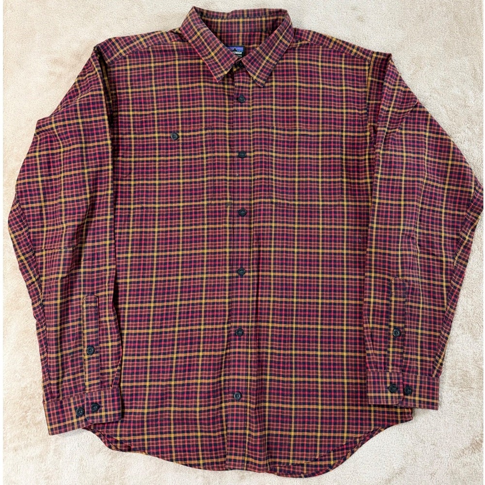 Patagonia Lightweight Flannel Shirt Mens Size L Maroon Plaid Long Sleeve EUC